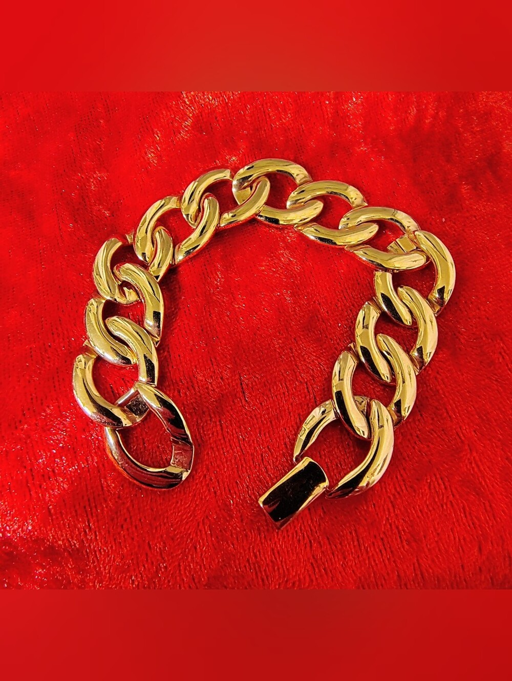 Napier Gold Tone Chunky Chain Bracelet Like New Fold Over Clasp